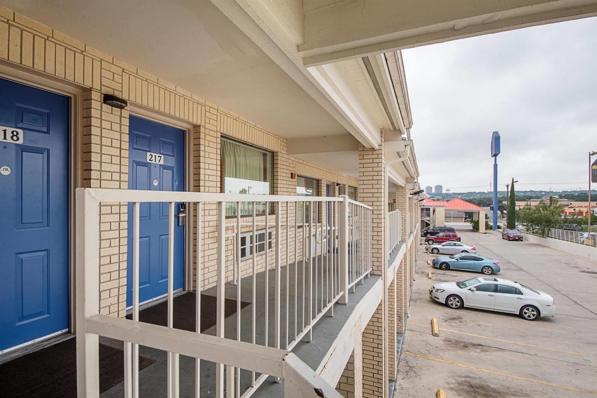 Motel 6-San Antonio, Tx - Fiesta Trails 외부 사진