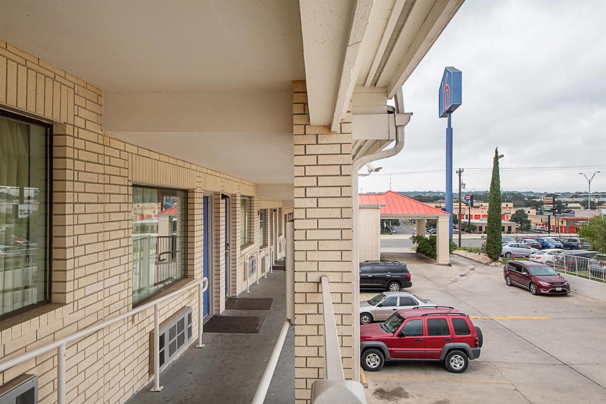 Motel 6-San Antonio, Tx - Fiesta Trails 외부 사진