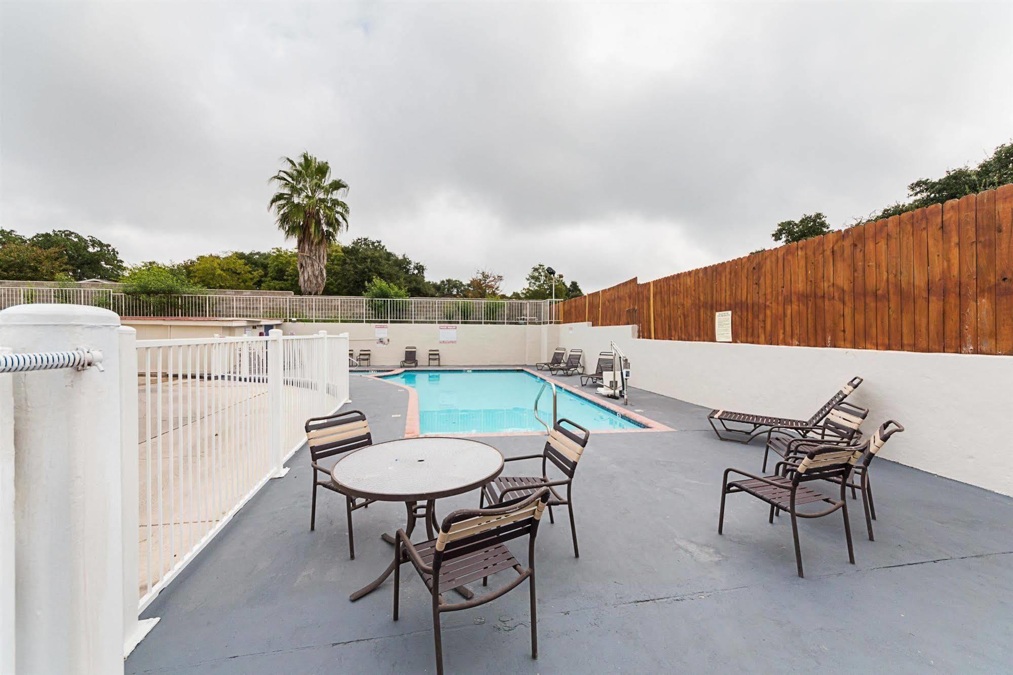 Motel 6-San Antonio, Tx - Fiesta Trails 외부 사진