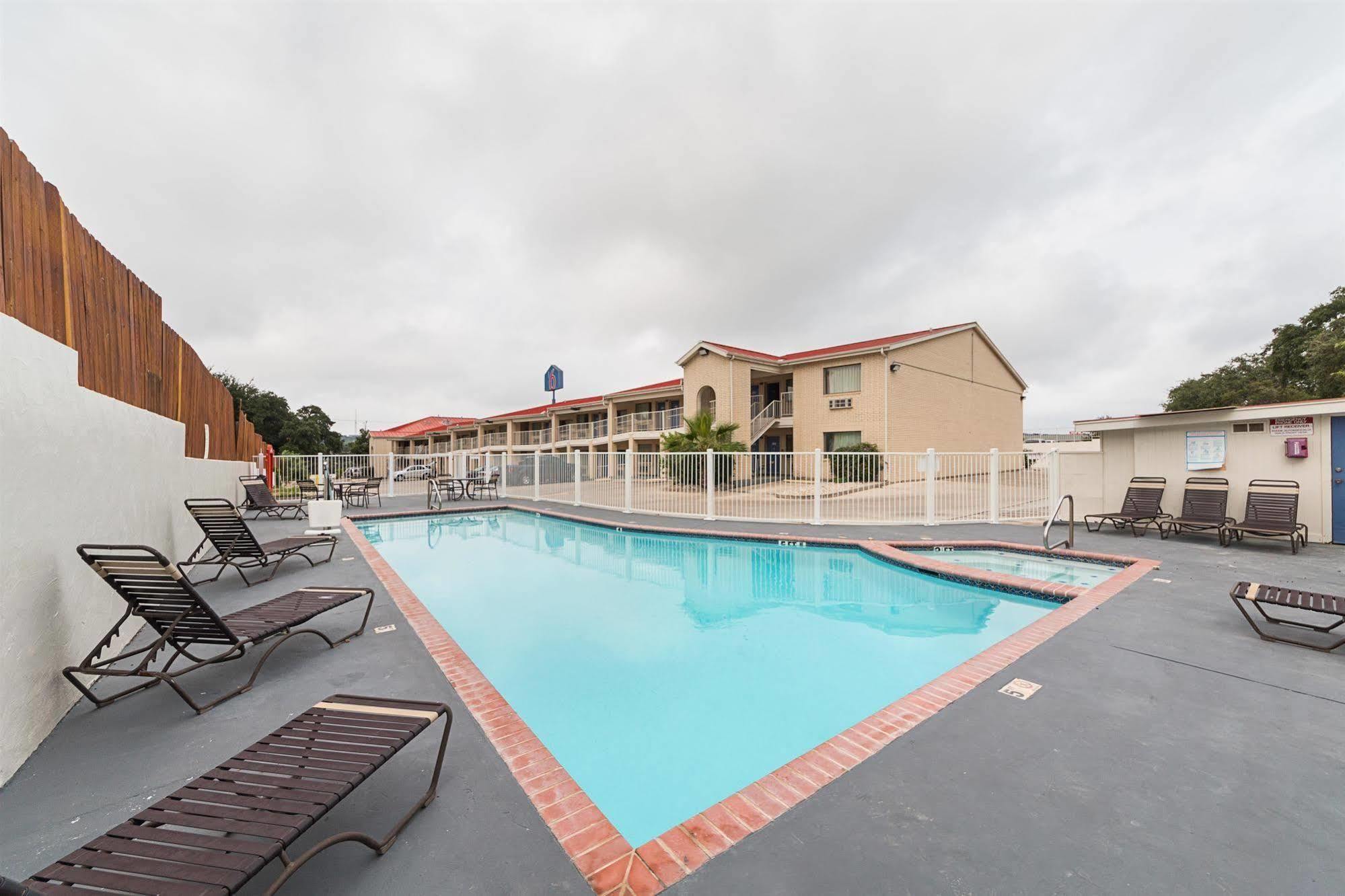 Motel 6-San Antonio, Tx - Fiesta Trails 외부 사진