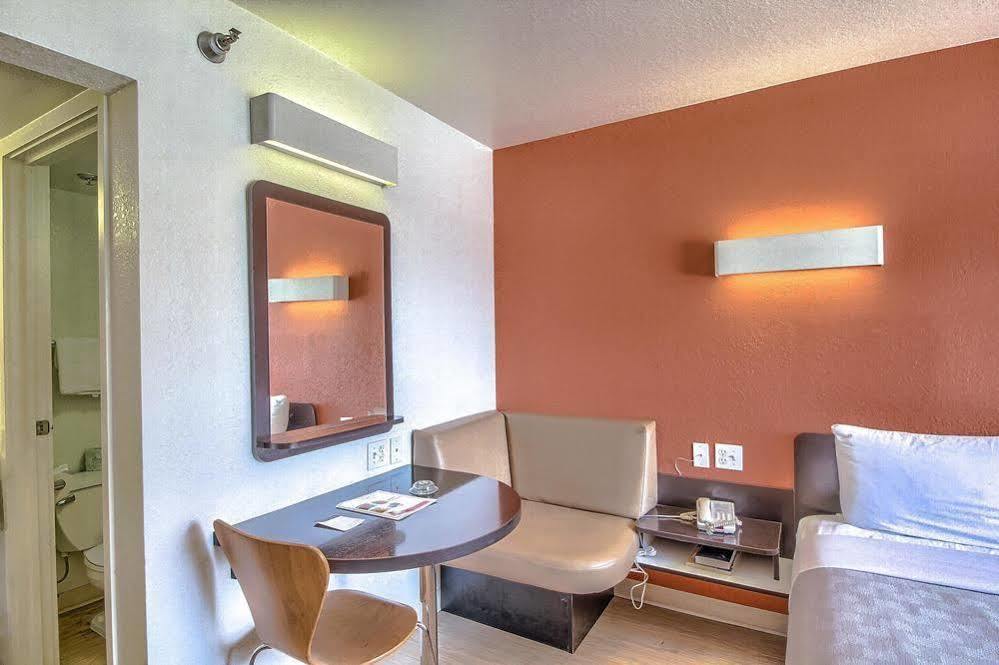 Motel 6-San Antonio, Tx - Fiesta Trails 외부 사진